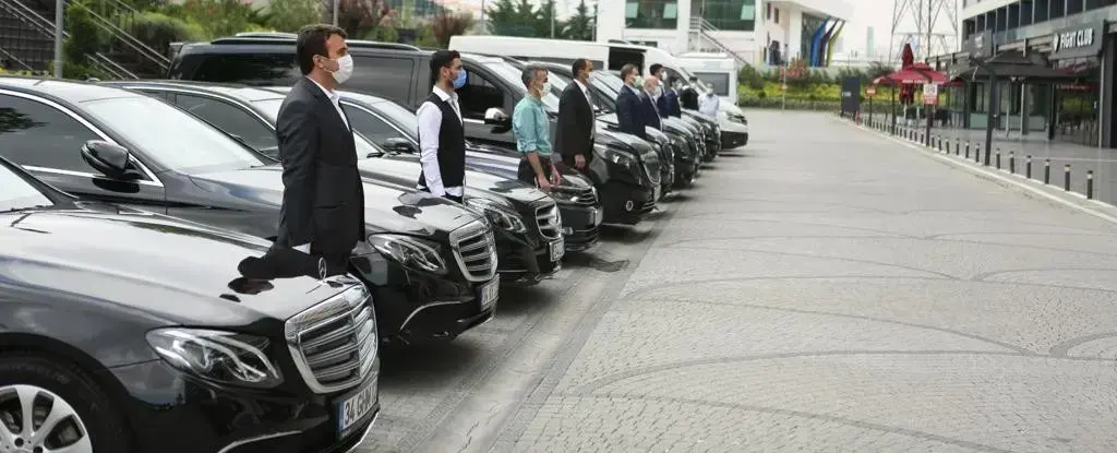 Biçer Turizm - İstanbul Profesyonel Şoförlü Araç Kiralama Hizmeti Mercedes Filo